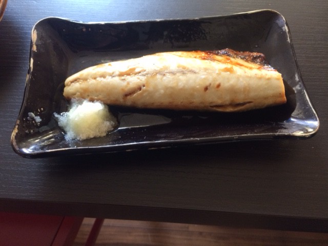 中学生が作ったお皿で朝食を。