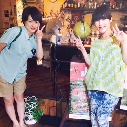 2大美女とアルパカ。