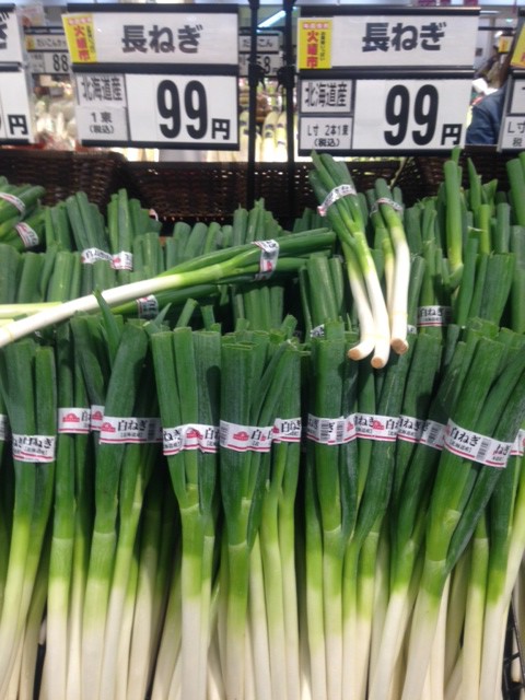 イオン帯広店 火曜市!芽室産とうきびが1本 59円