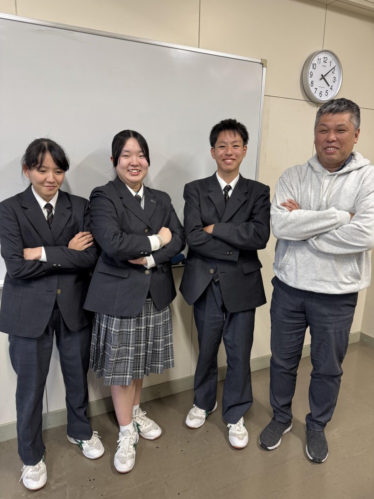 清水高校!1年生・岩澤先生!